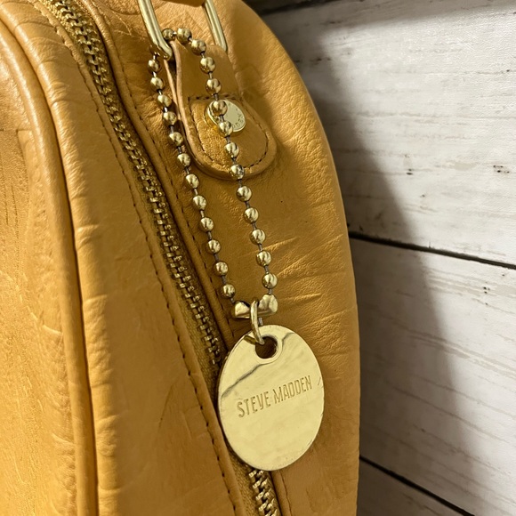 Steve Madden Bowling Backpack Purse Mustard Yellow Leather - Picture 3 of 5